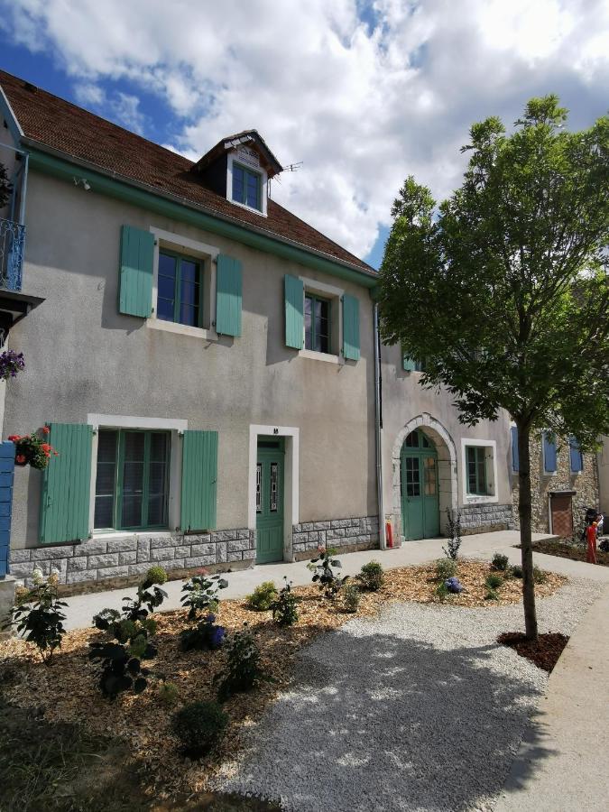 Les appartements du centre, refaits à neuf, climatisés, hyper centre, 50m à pieds des commerces, restaurants, parking gratuit Salies-de-Béarn Exterior foto