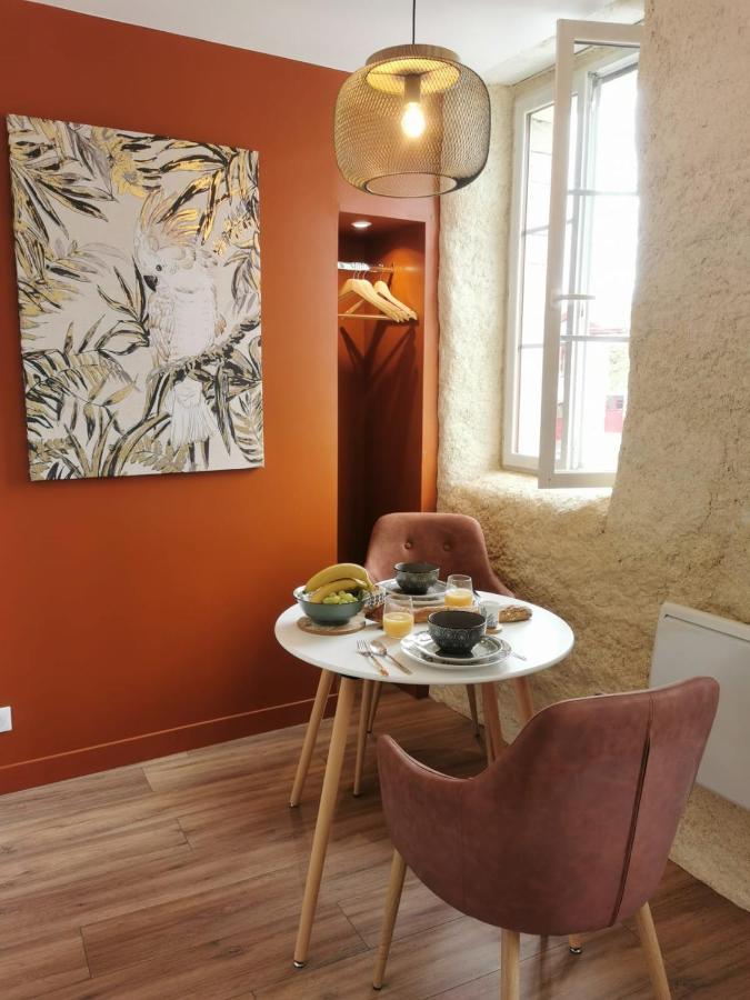 Les appartements du centre, refaits à neuf, climatisés, hyper centre, 50m à pieds des commerces, restaurants, parking gratuit Salies-de-Béarn Exterior foto