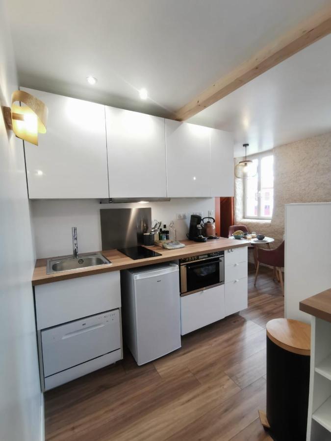 Les appartements du centre, refaits à neuf, climatisés, hyper centre, 50m à pieds des commerces, restaurants, parking gratuit Salies-de-Béarn Exterior foto