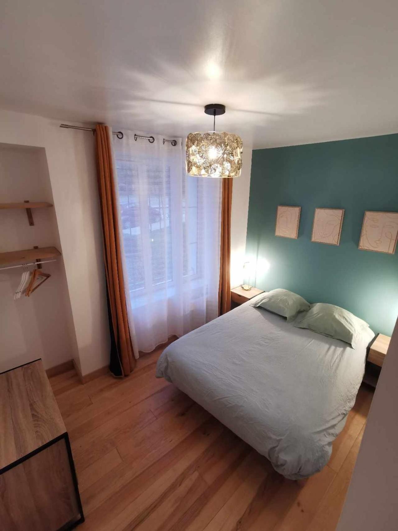 Les appartements du centre, refaits à neuf, climatisés, hyper centre, 50m à pieds des commerces, restaurants, parking gratuit Salies-de-Béarn Exterior foto